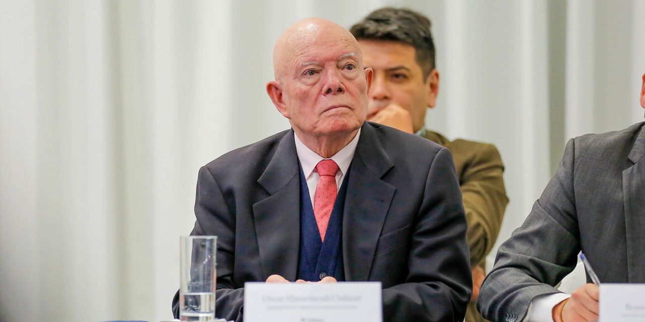 El presidente del Tribunal Supremo Electoral (TSE), Oscar Hassenteufel. Foto: Facebook Lucho Arce 