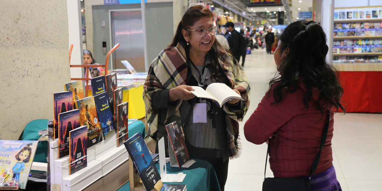 La Fundación Cultural del BCB inicia sus actividades en la Filea con la presentación de tres libros 