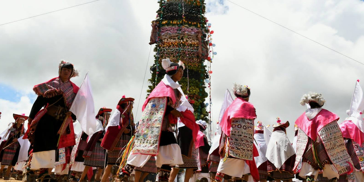 Lucho destaca la danza del pujllay como símbolo de la cultura boliviana
