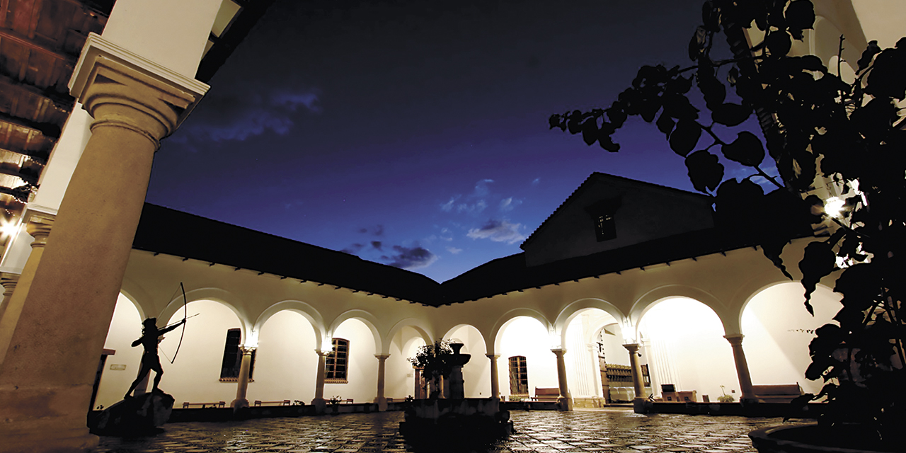 Patio histórico de la Casa de la Libertad, en Sucre.