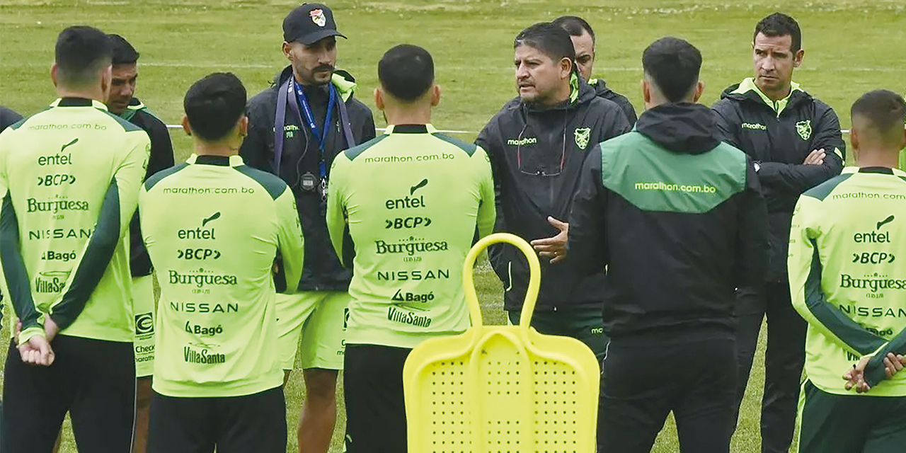 La Selección inicia prácticas para jugar dos duelos decisivos  ante Perú y Uruguay