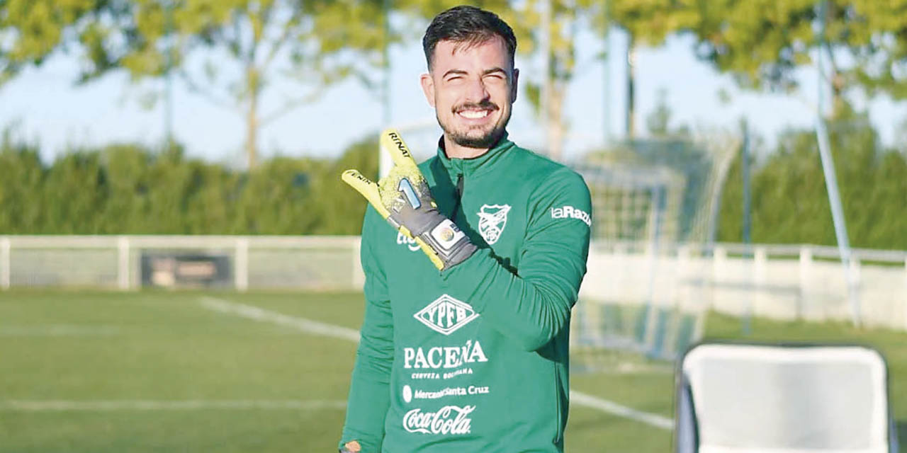 El arquero Guillermo Viscarra arribará hoy a La Paz y se sumará a la práctica de la Selección.