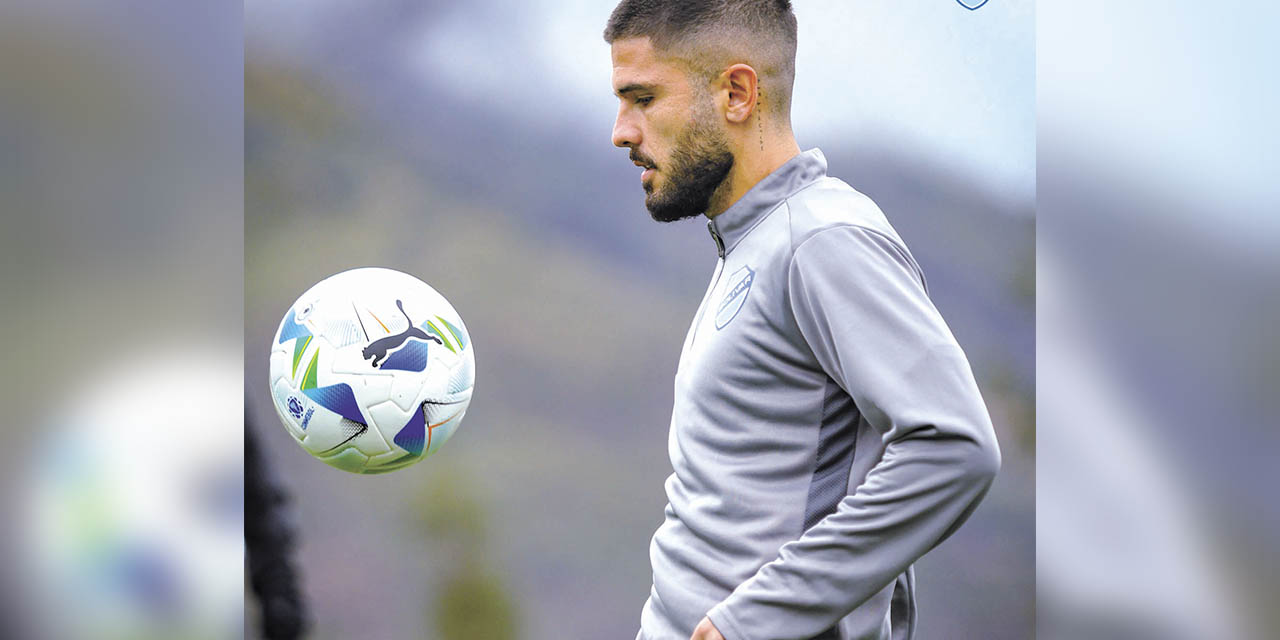 Carlos Melgar, mediocampista del equipo de Bolívar.