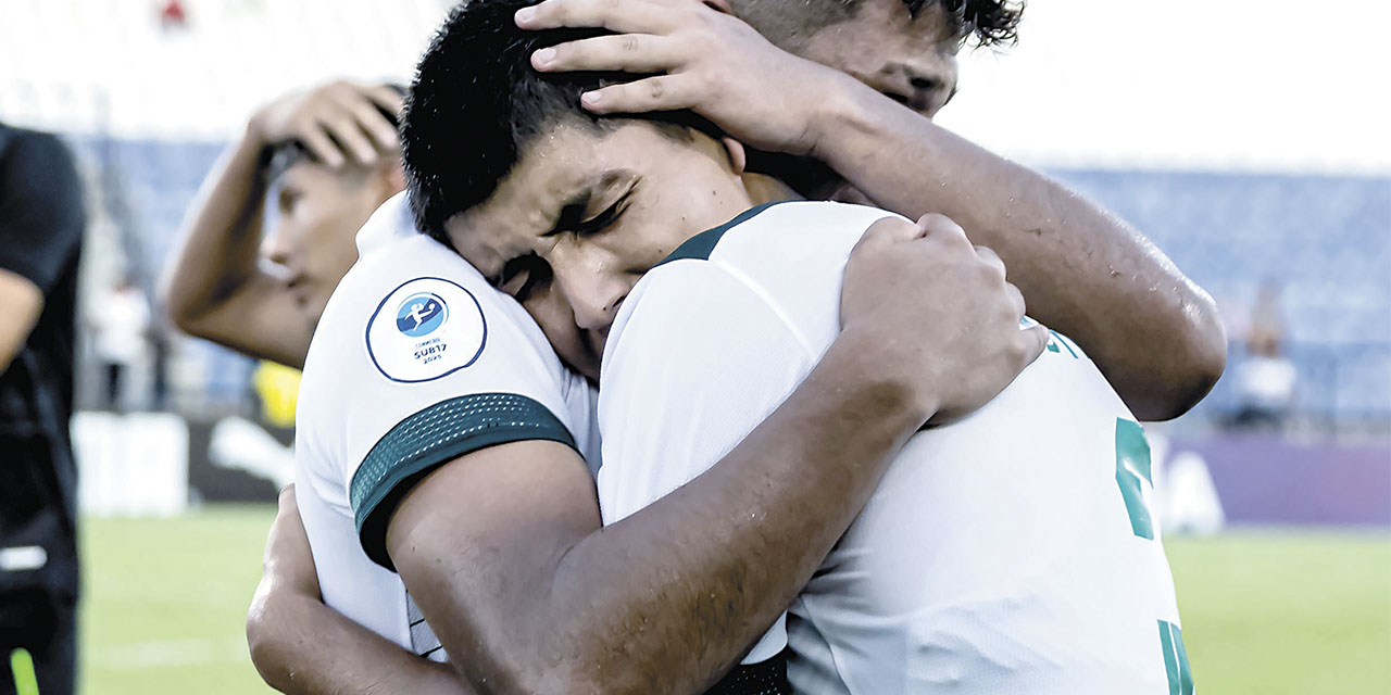 La emoción de los jugadores de la selección Sub-17 después de lograr la clasificación al Mundial.