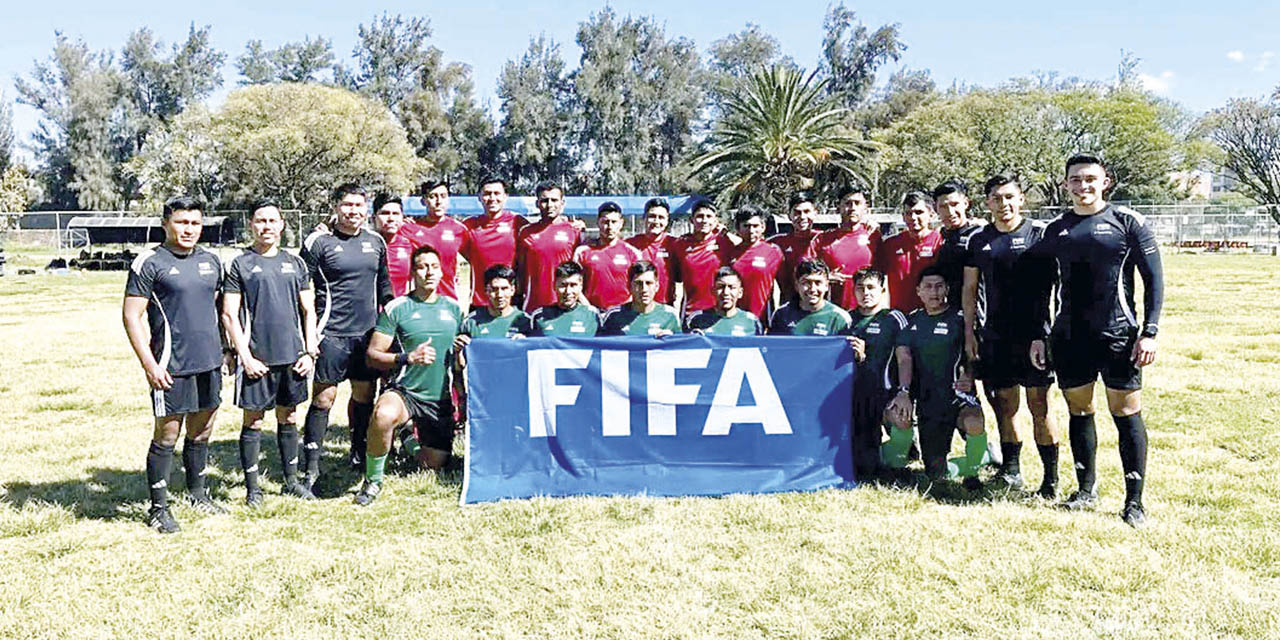 El arbitraje nacional merece amonestación y expulsión.