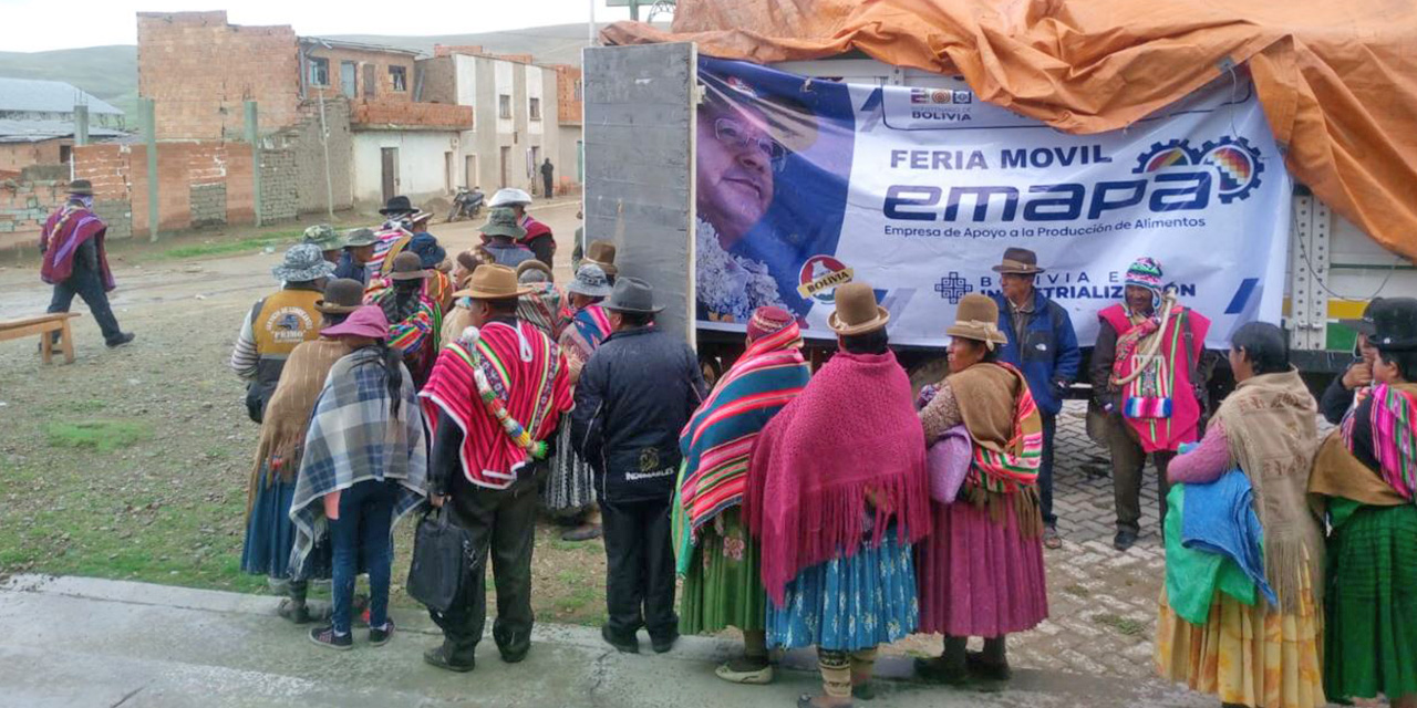 Emapa extiende la distribución de alimentos en municipios paceños 
