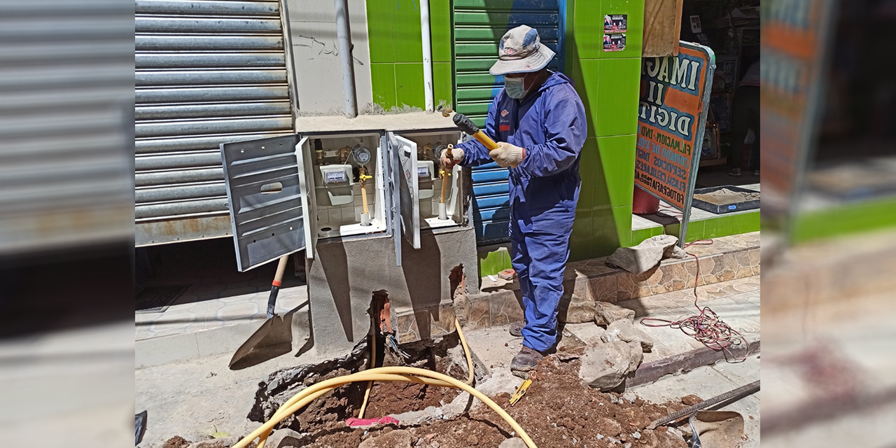YPFB superó en 37% las instalaciones de gas domiciliario programadas para 2024