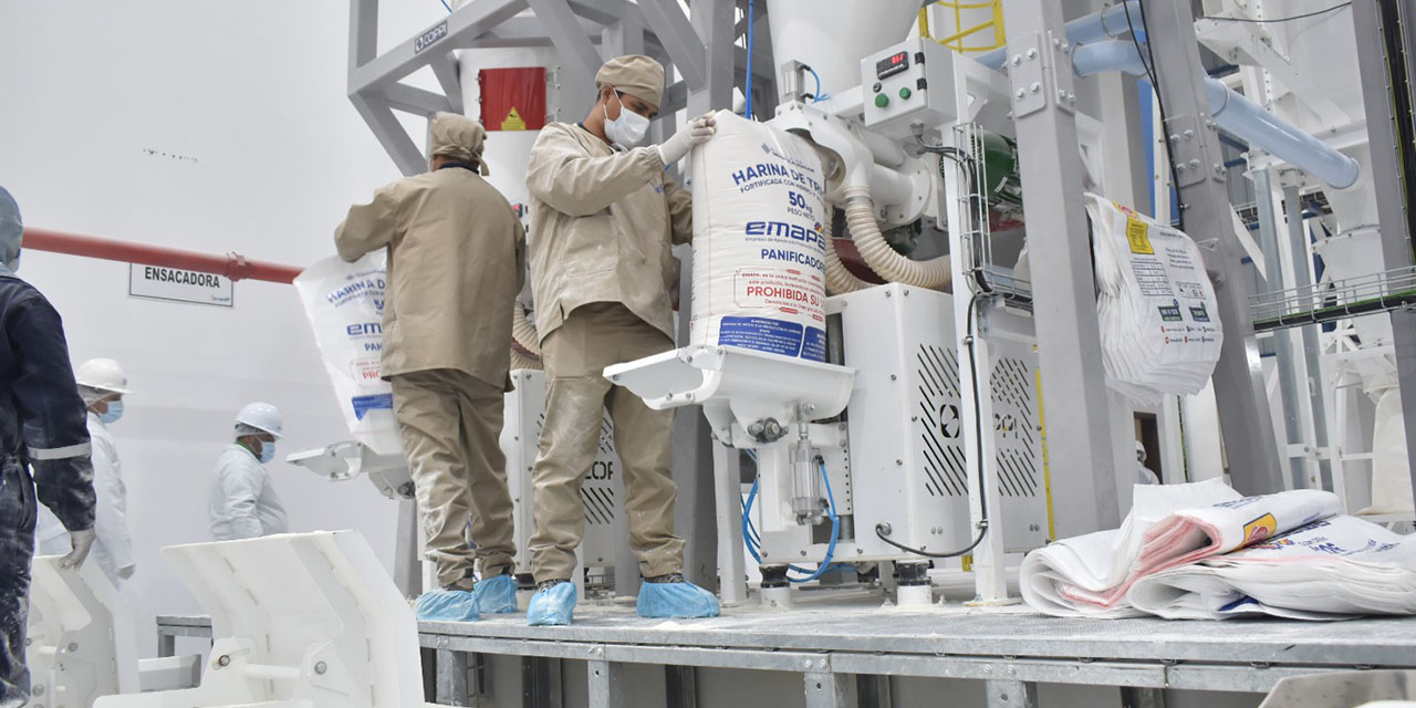 Panificadores inspeccionan planta industrial de trigo en Viacha por el abastecimiento de harina