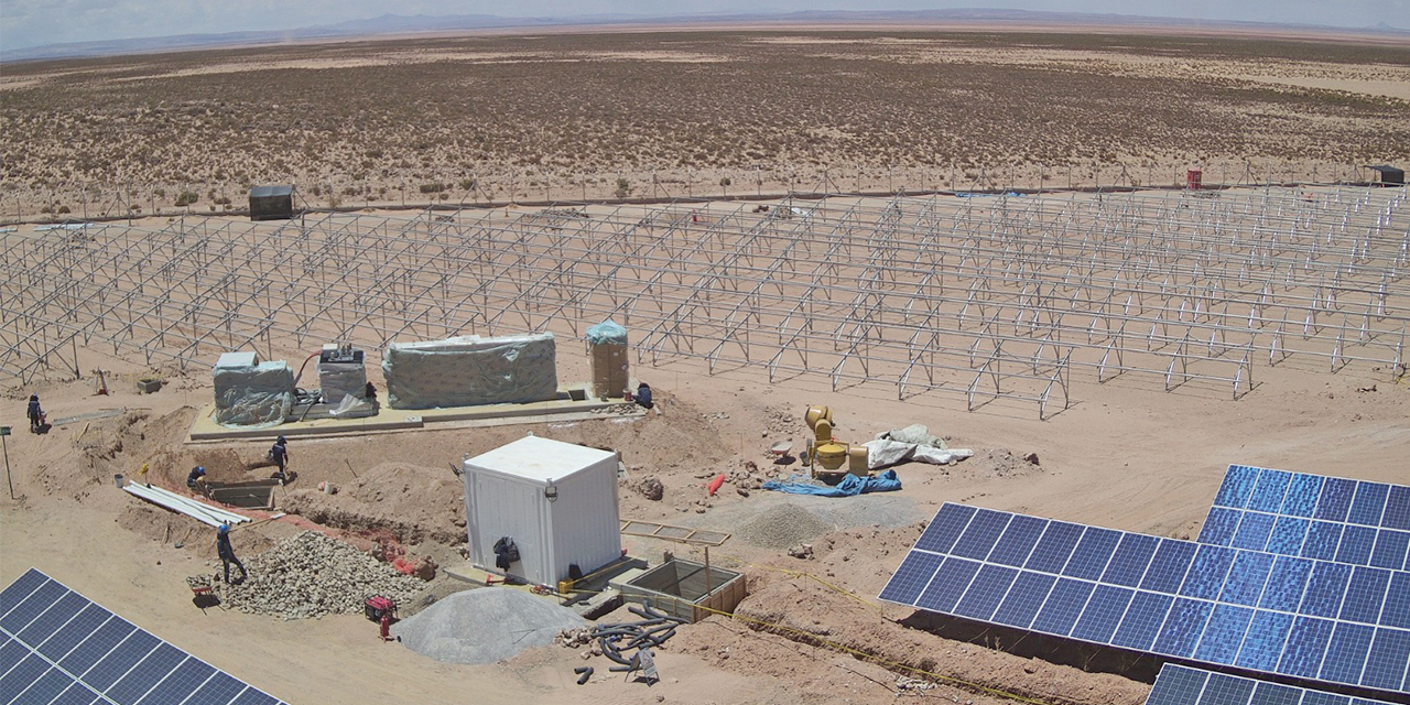 ENDE prevé la pronta conclusión de la fase II de la Planta Solar de Uyuni