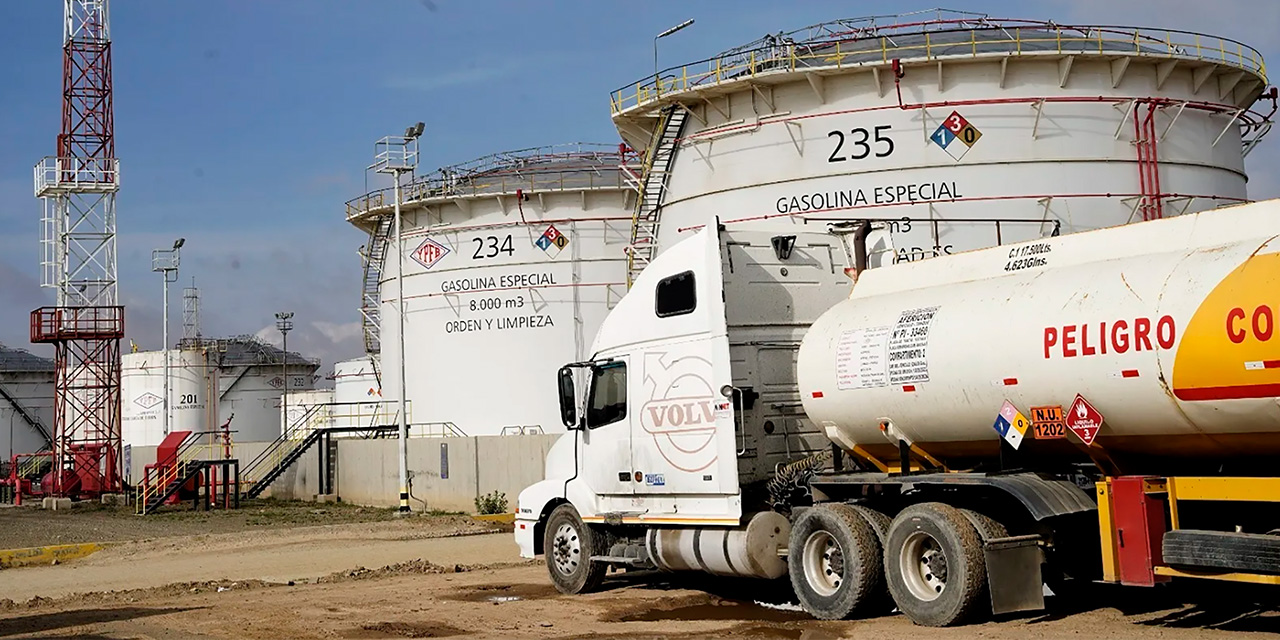 Se incrementa al 100% la provisión de los carburantes en La Paz y Santa Cruz