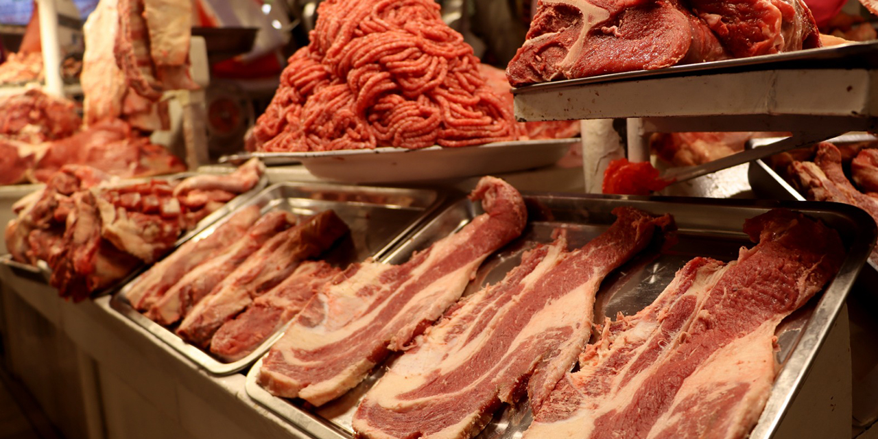 Baja el precio de la carne de res de Bs 40 a Bs34,5 el kilo gancho en La Paz y El Alto 