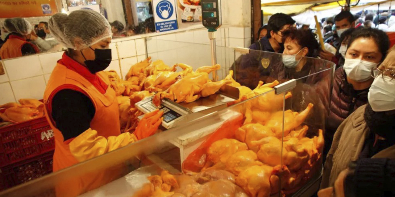 El éxito en la reducción del costo de este alimento ha sido posible gracias a la subvención del maíz y del combustible, principales insumos en la alimentación avícola. 
