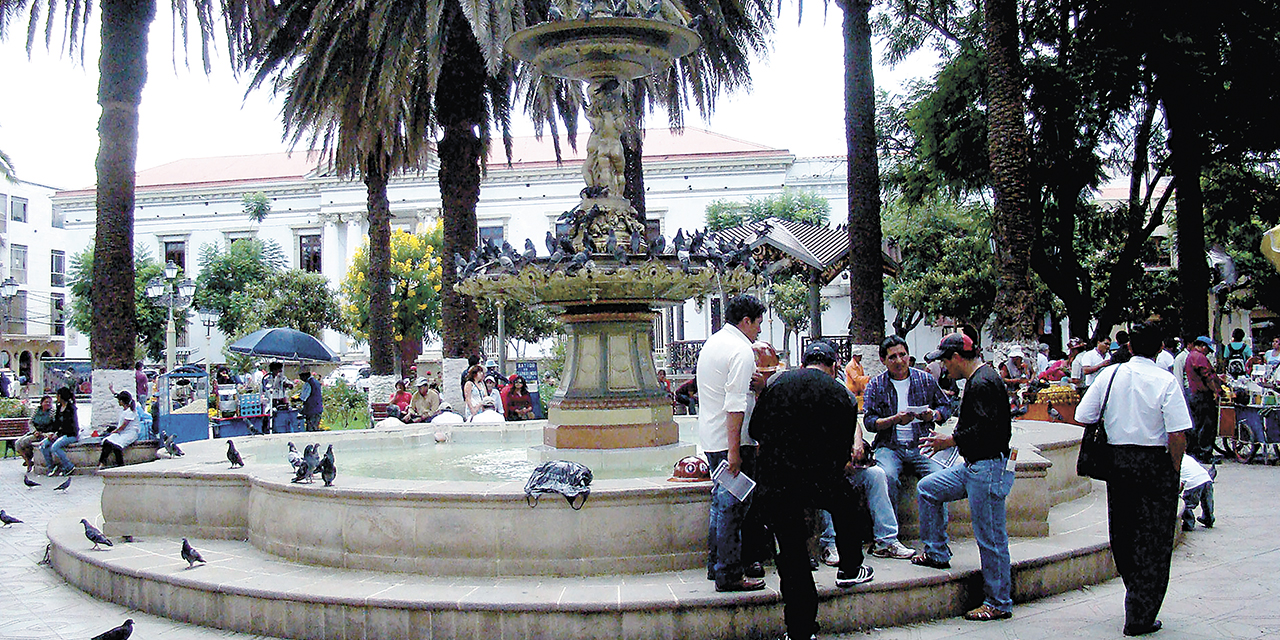 La plaza Luis de Fuentes, en la ciudad de Tarija.