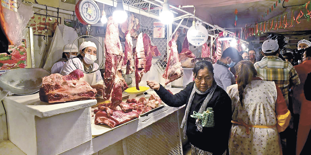 Los precios de la carne de res en los mercados continúan elevados. 