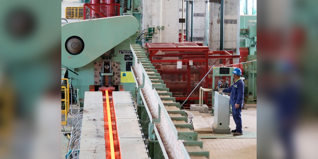 Producción de fierro corrugado en la Empresa Siderúrgica del Mutún. Foto: ESM