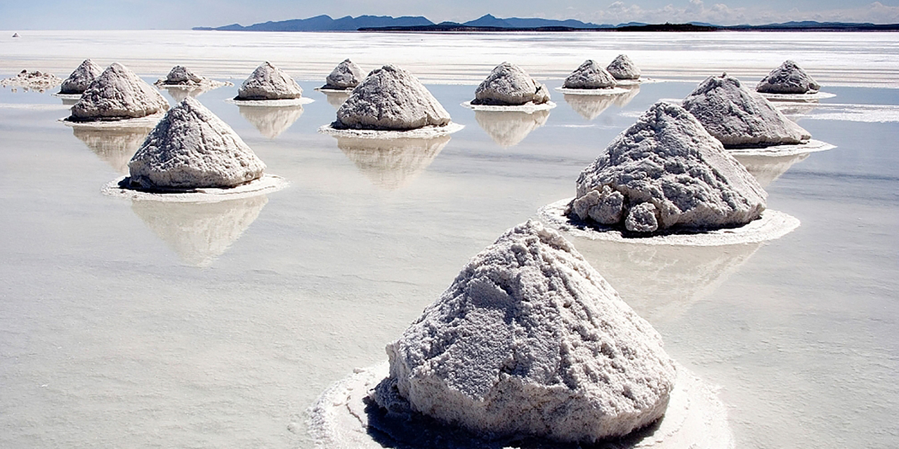 YLB: La certificación externa valida los 21 MM de t de litio en el salar de Uyuni