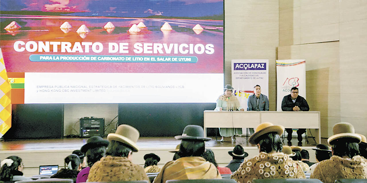 La socialización de la industrialización del litio, en La Paz.