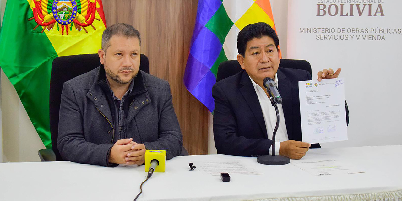 Gobierno cumple con la provisión de carburantes a los Yungas de La Paz