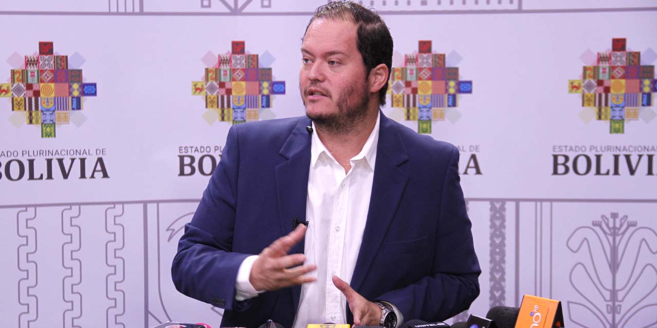 El presidente de YPFB, Armin Dorgathen. Foto: Archivo
