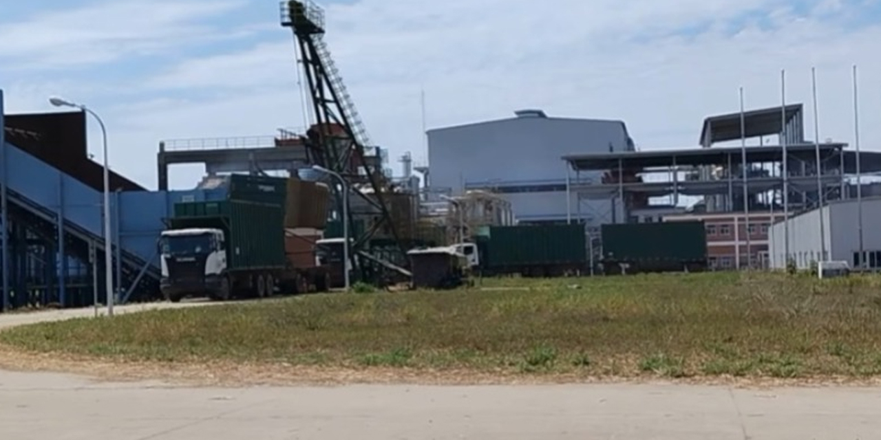 Una vista del ingenio azucarero en San Buenaventura 