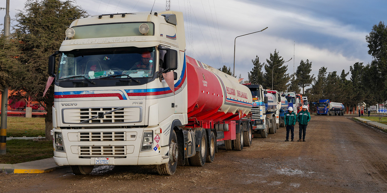 YPFB prevé la provisión de 75,7 MM de litros de combustible esta semana