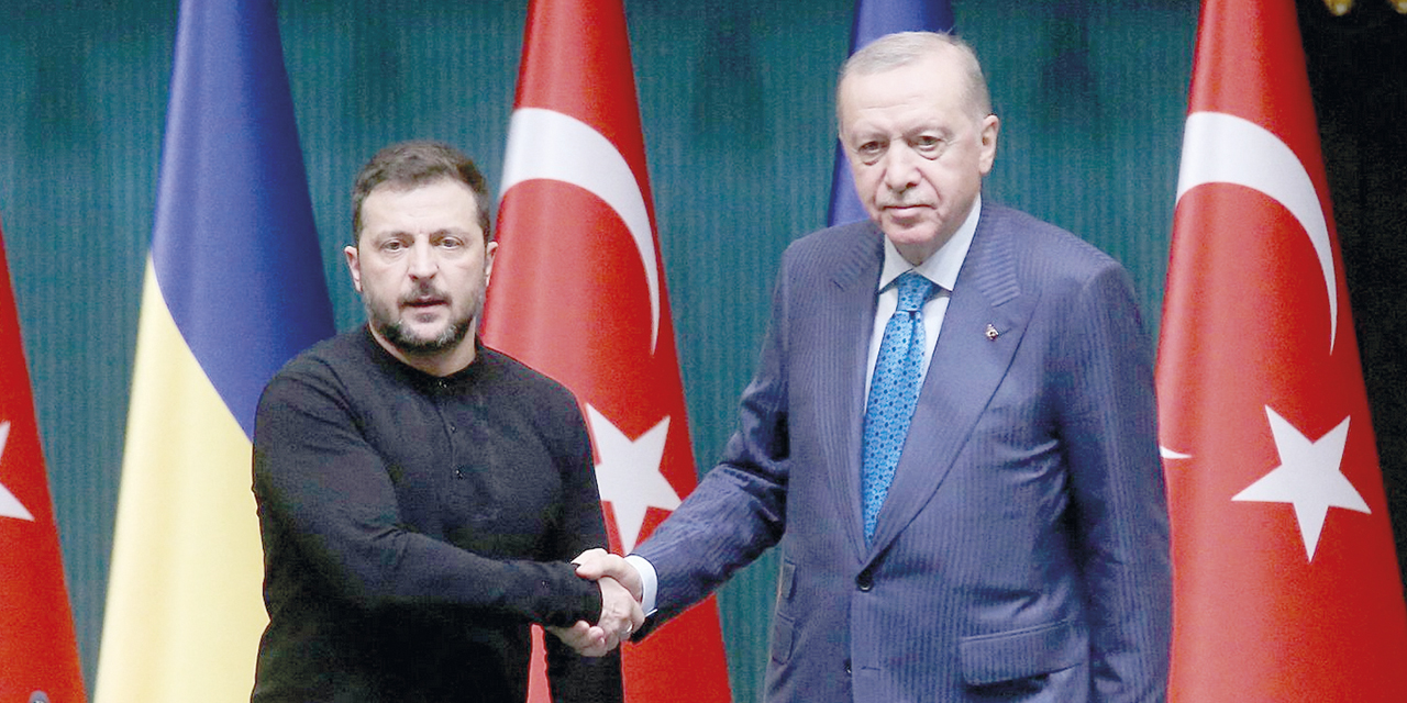 Rusia, Ucrania y EEUU se citan en Turquía para negociar un posible alto el fuego.