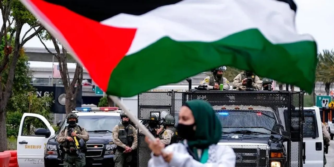 Universidad de Nueva York despide a profesores por su activismo a favor de Palestina