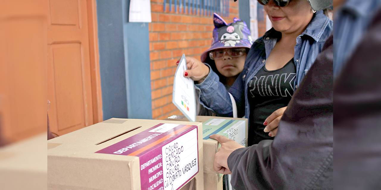 Tres órganos del Estado cierran filas para que las elecciones se celebren en agosto