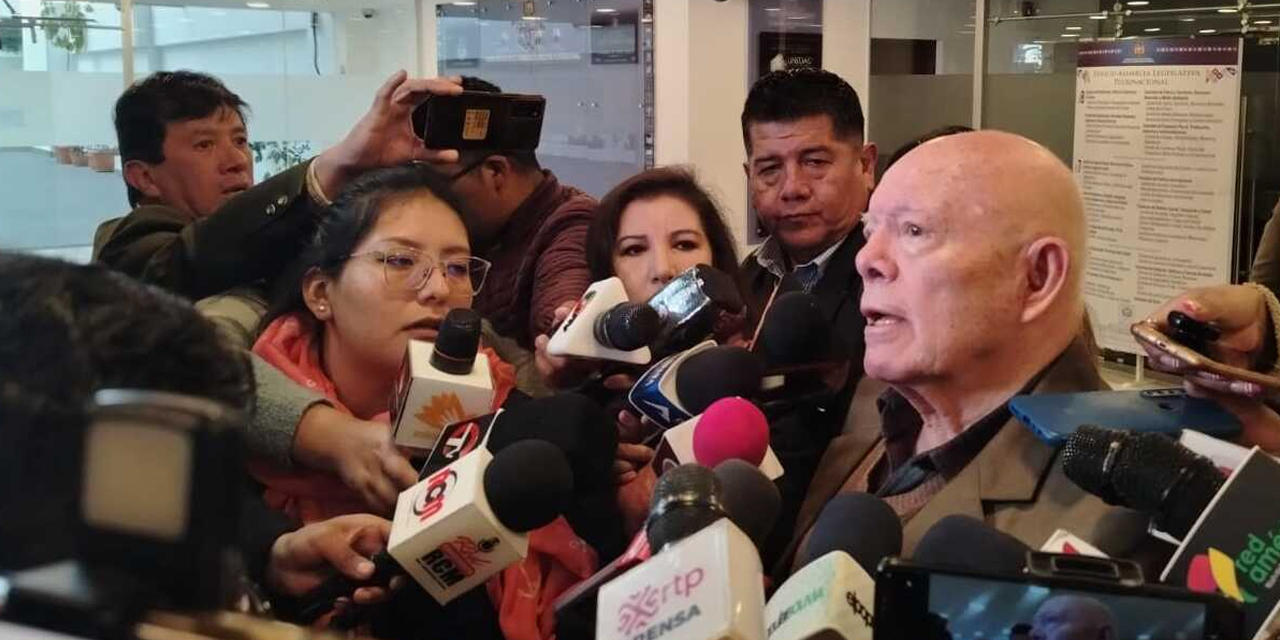 Hassenteufel en contacto con los medios de información, este jueves. Foto: RTP 