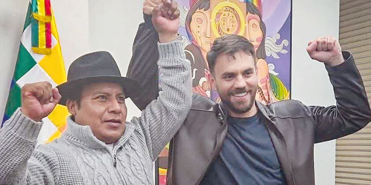Eduardo Del Castillo con su acompañante de fórmula Milán Berna.