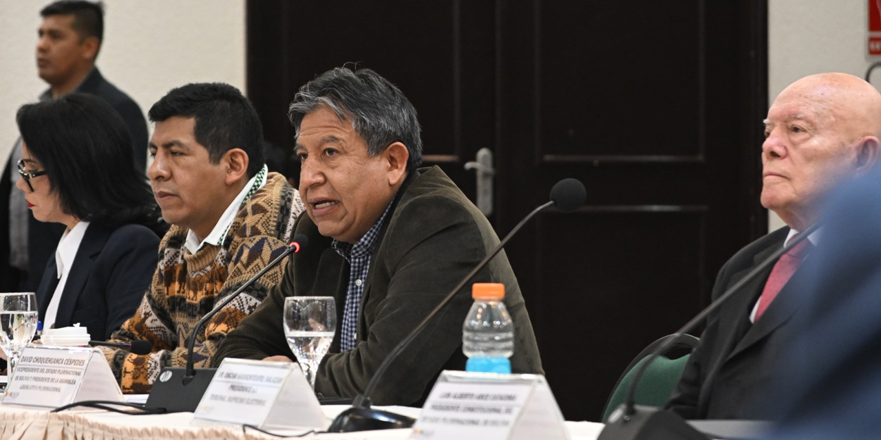 El vicepresidente del Estado, David Choquehuanca, en el IV Encuentro Multipartidario. Foto: VEPB.