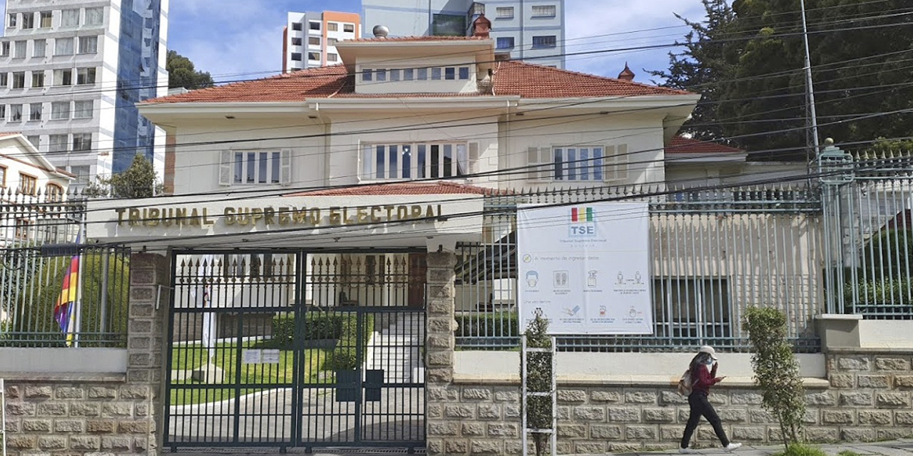Esta semana, la Sala Plena del TSE definirá el destino de cuatro partidos