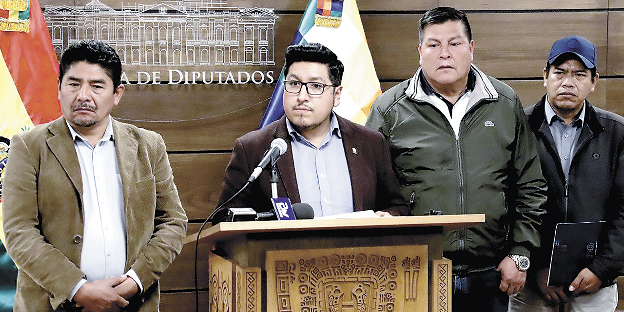 Presidente de Diputados convoca a partidos para hallar solución a los problemas del país