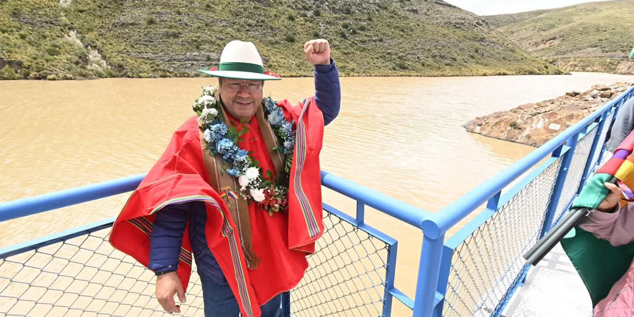 El presidente Luis Arce en el acto de inauguración de distintas obras en el municipio de Soracachi, Oruro.Foto: Comunicación Presidencial 