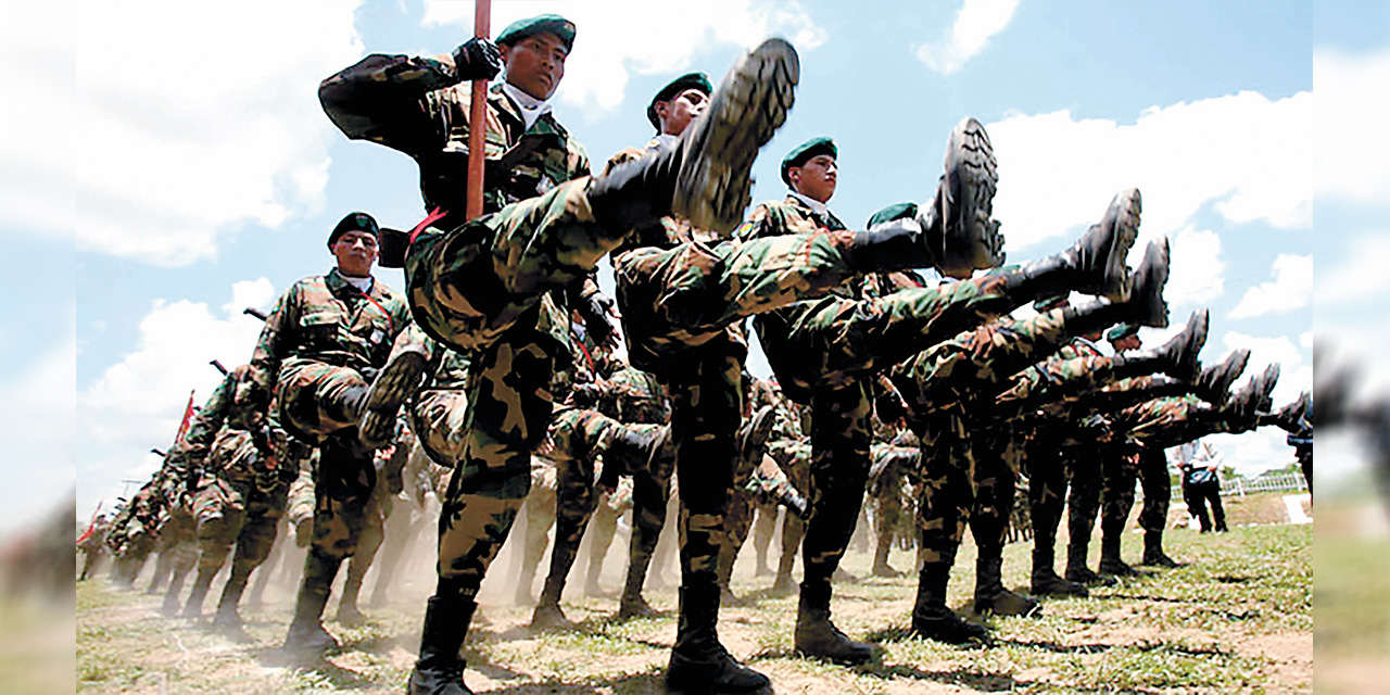 Efectivos de las Fuerzas Armadas de Bolivia.