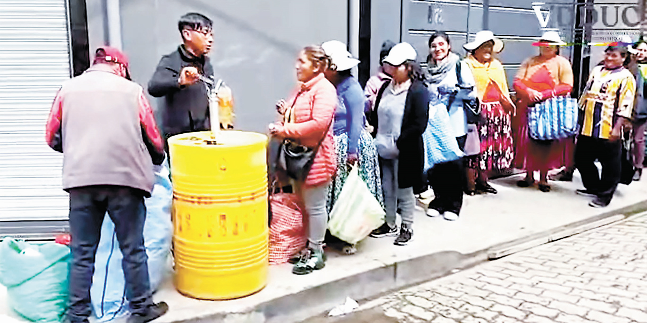 Se dispuso la venta del aceite comisado en una vivienda de El Alto.