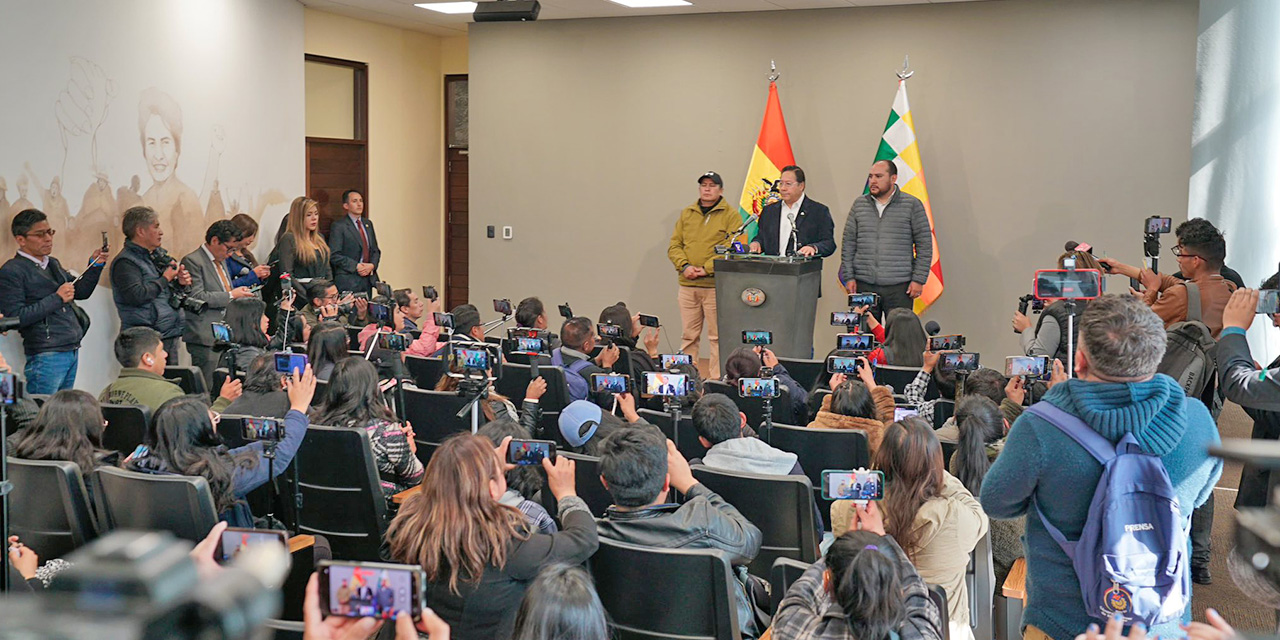 Presidente ordena despeje de rutas para frenar alza de precios