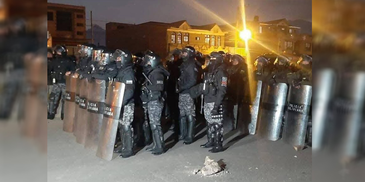 Reportan 20 puntos de bloqueos evista en Cochabamba y refuerzan control en rutas estratégicas