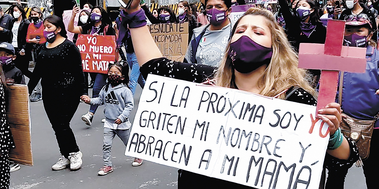 Marcha contra los feminicidios en el país.
