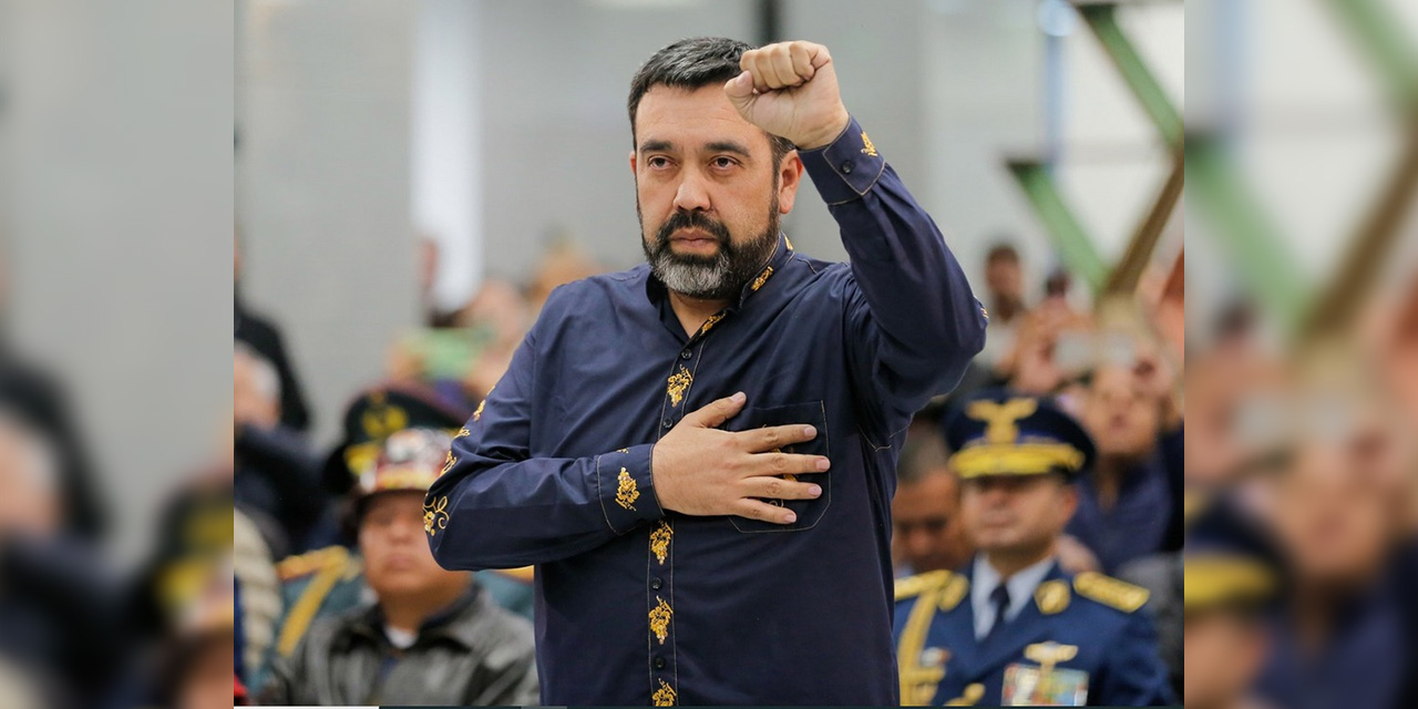 Álvaro Ruiz asume como ministro de Medio Ambiente y garantiza gestión transparente
