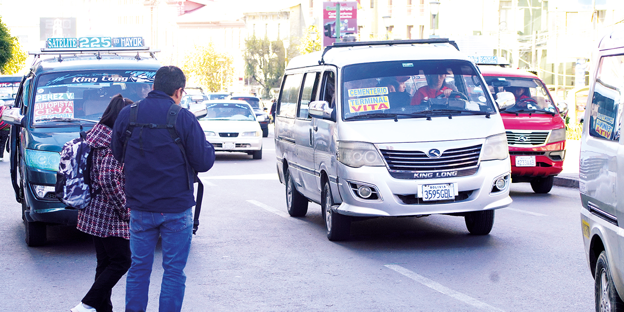 La nueva tarifa del transporte en La Paz rige desde el pasado miércoles.