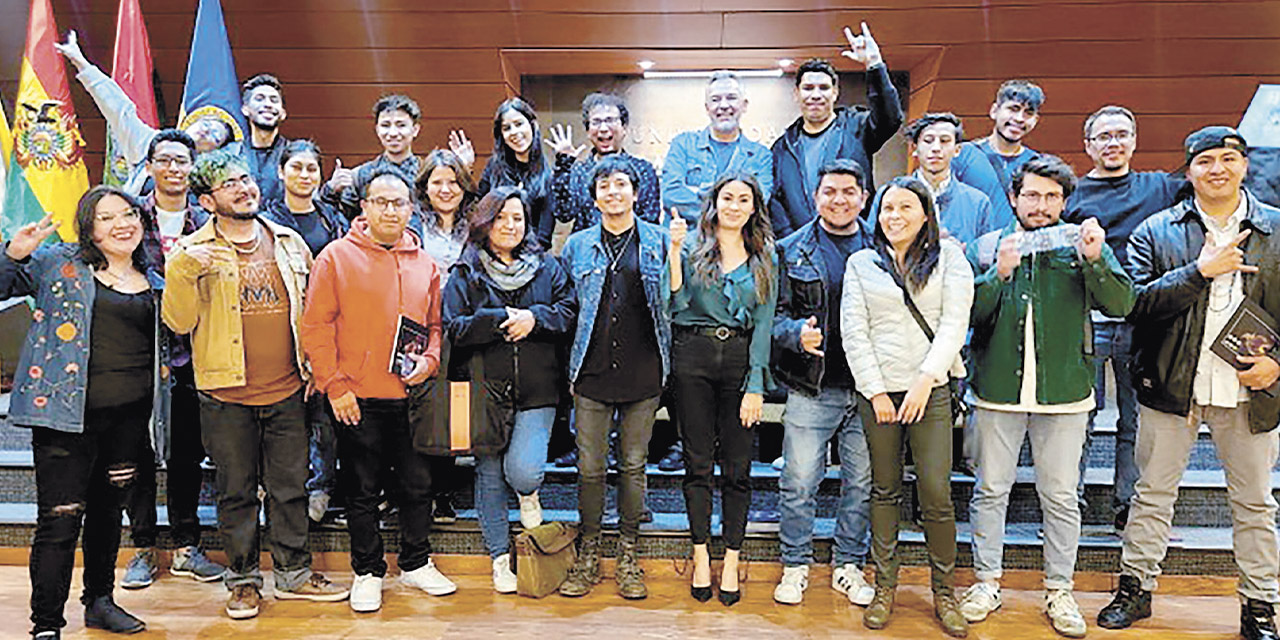 Integrantes del Círculo Creativo Bolivia, que estarán en el Festival Internacional de la Creatividad, en Francia.