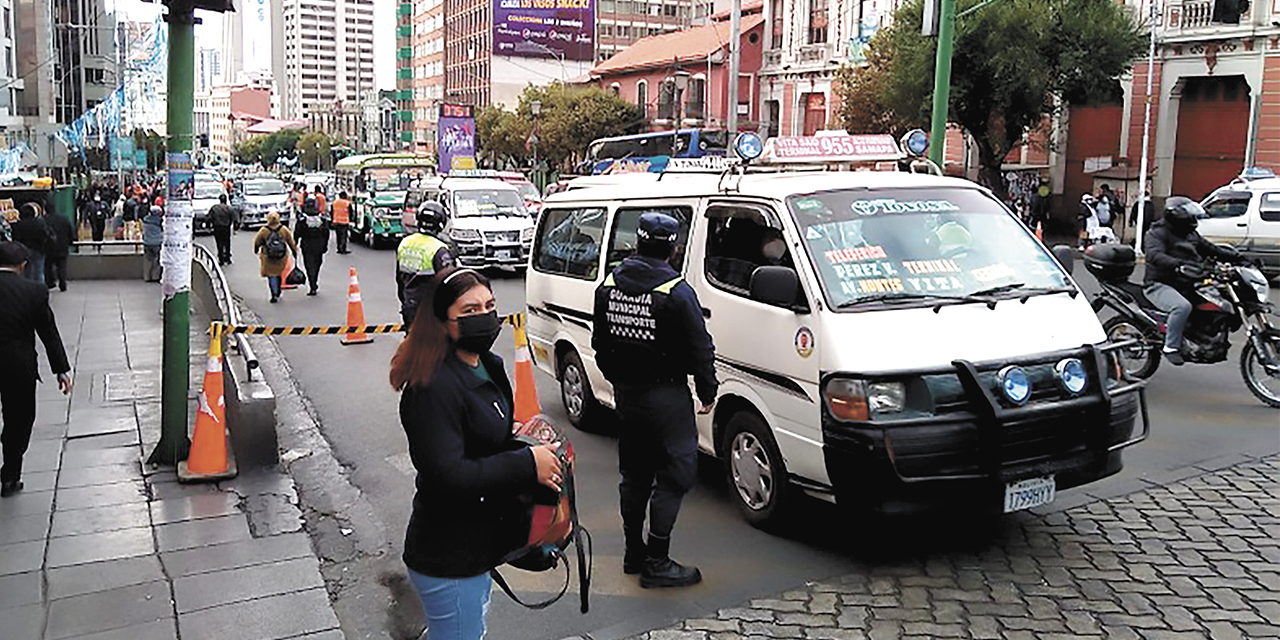 Los controles al transporte también serán aplicados por la población. 