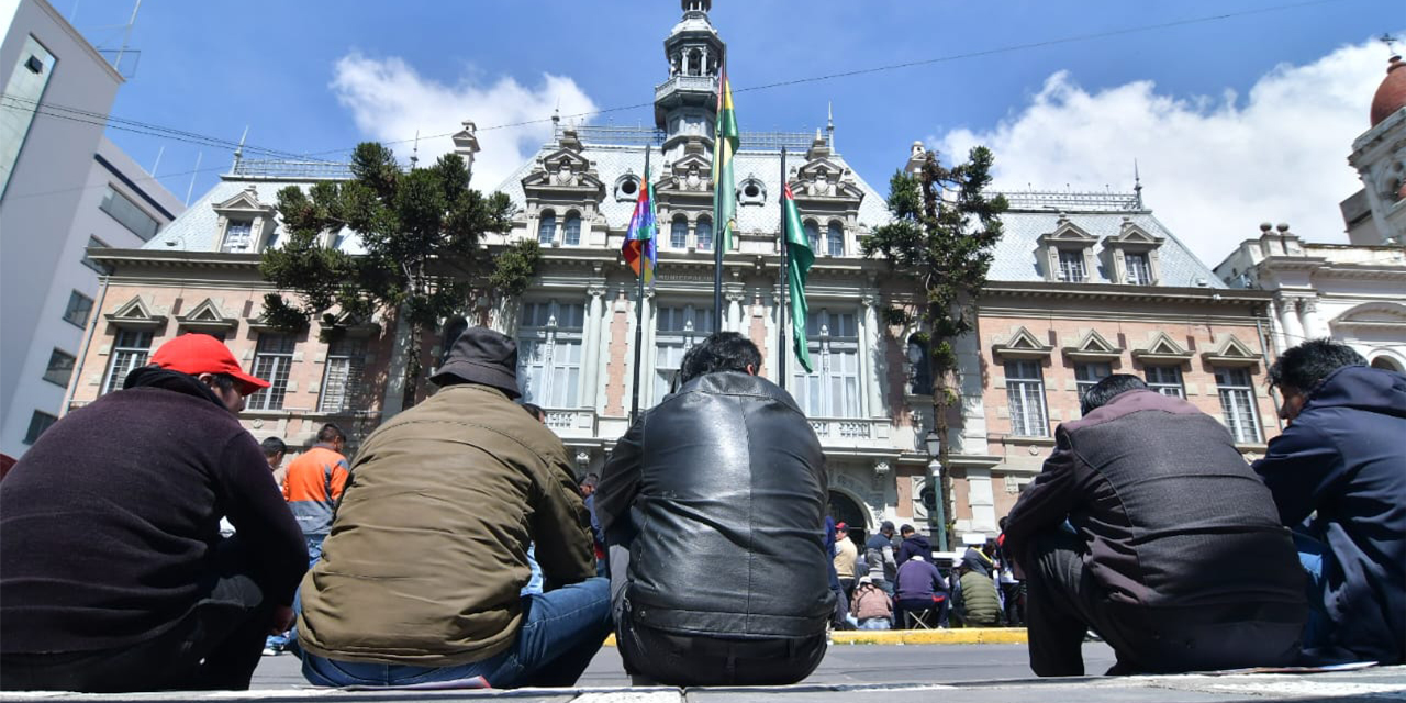 Concejal Escalier propone que el Concejo medie entre la ciudadanía y choferes ante el alza de pasajes 