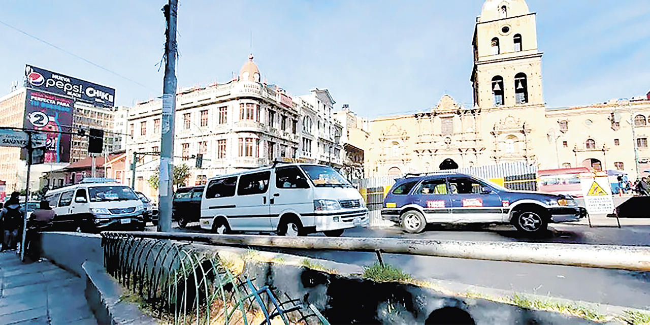 Transporte público en La Paz.