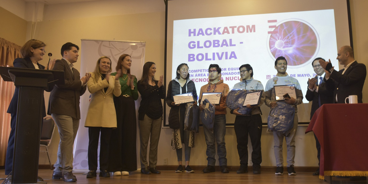 Equipo ganador del Hackathon representará al país en una competencia internacional