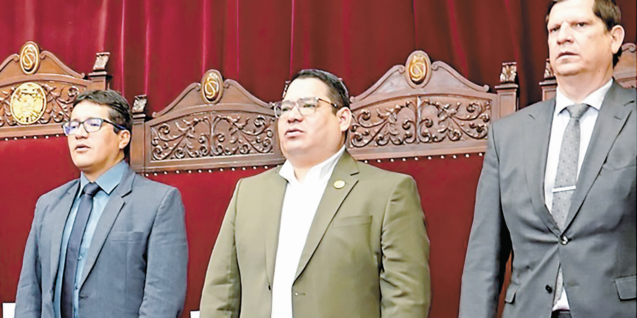 El fiscal general, Roger Mariaca, en Sucre.