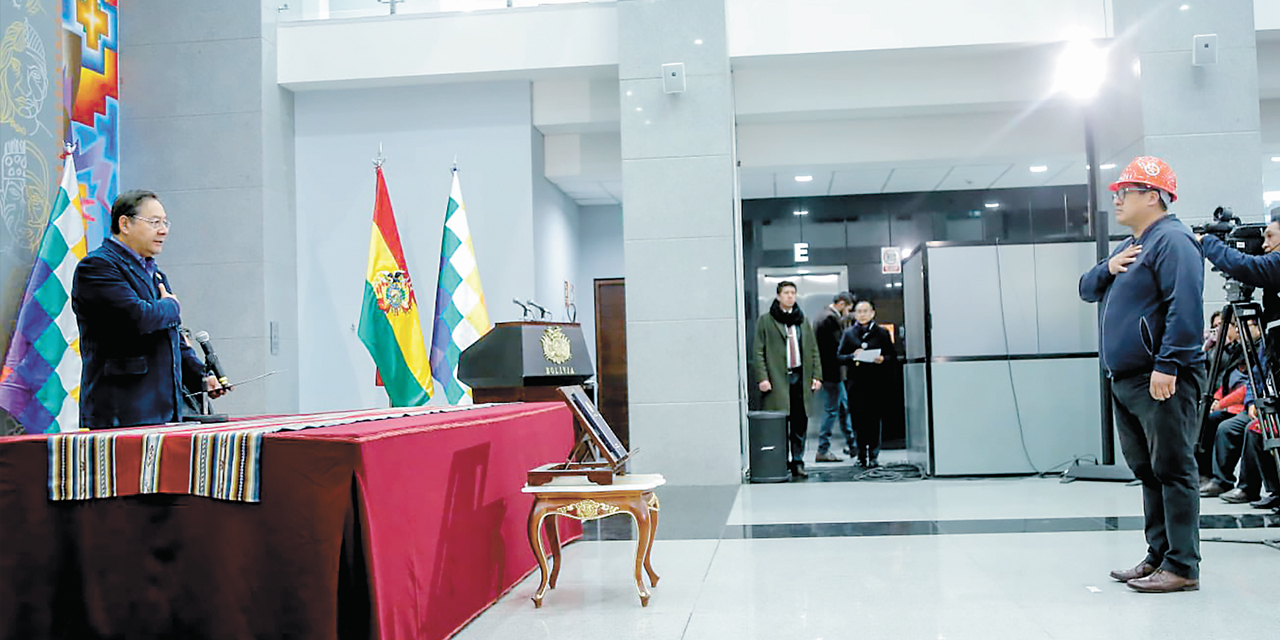 Acto de posesión del nuevo Ministro de Trabajo y Previsión Social.