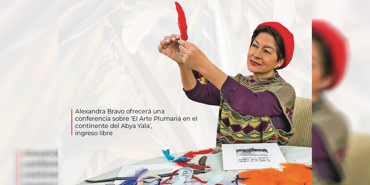 La artista Alexandra Bravo donará una invaluable colección etnográfica de arte plumaria