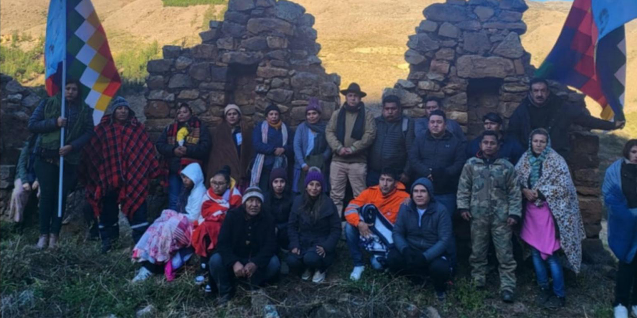 Ministro de Defensa pide salud, unidad y sabiduría para el pueblo boliviano 